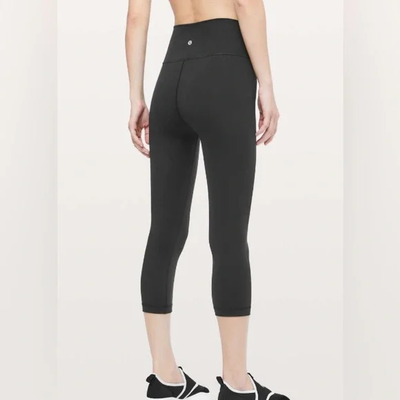 Wunder Under Crop ( Hi-Rise ) Full on Luxetreme 21” - Picture 2 of 10